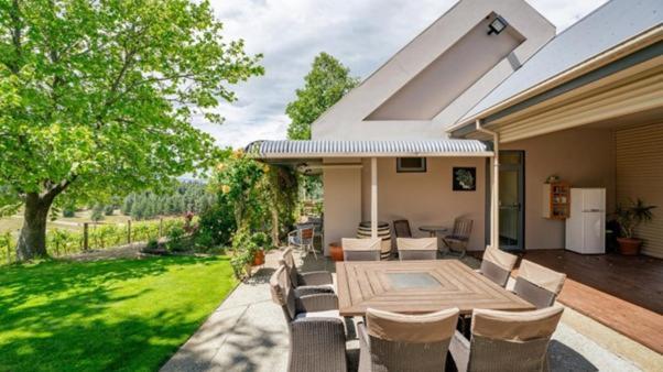 Hawkdun Rise Vineyard & Accommodation 亚历山德拉 外观 照片
